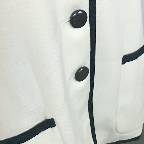 ESCADA Cream and Black Classic Wool Blazer - Picture 8 of 14